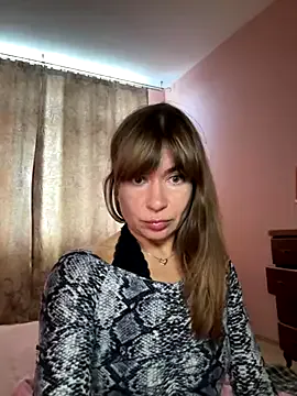 MiraKova – webcam model profile photo Image 19