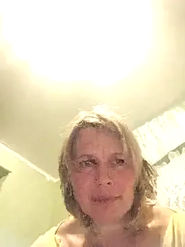 AMI___oO – webcam model profile photo Image 16