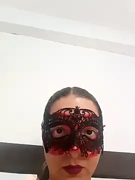 IremHawk – webcam model profile photo Image 6