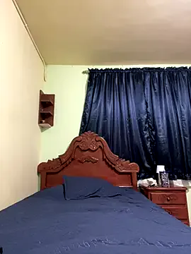 YasmienAtos – webcam model profile photo Image 15