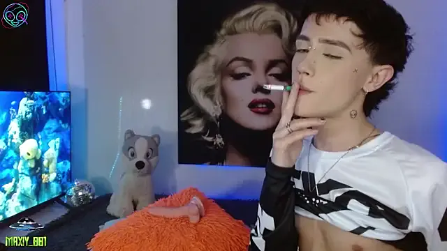 Risky_Workouts – webcam model profile photo Image 11