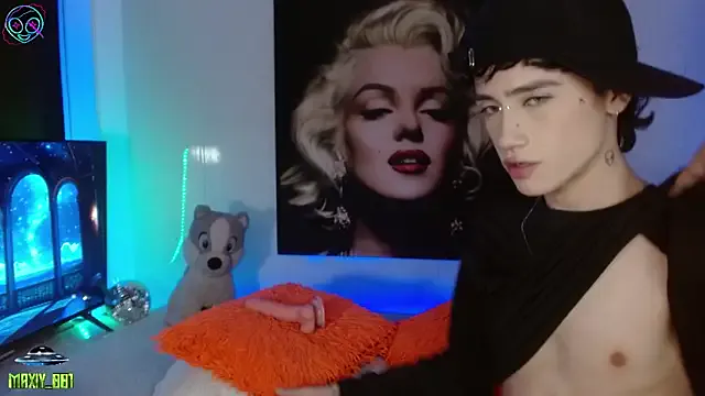 Risky_Workouts – webcam model profile photo Image 17