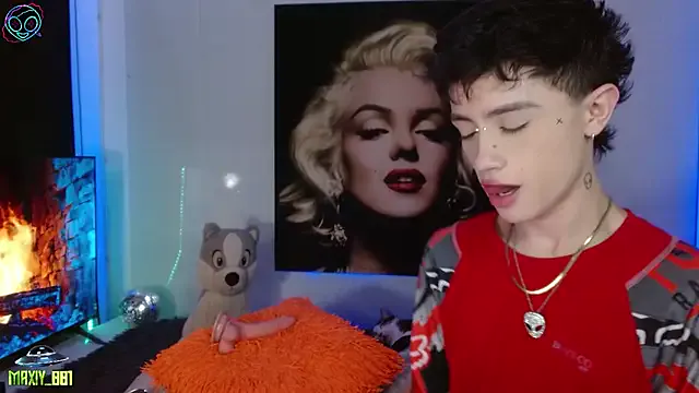 Risky_Workouts – webcam model profile photo Image 5