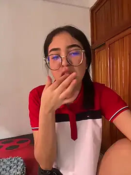 EsmeBrowm – webcam model profile photo Image 12