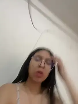 EsmeBrowm – webcam model profile photo Image 2