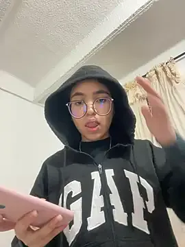 EsmeBrowm – webcam model profile photo Image 4