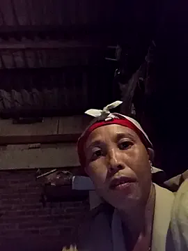 MiraKova – webcam model profile photo Image 14