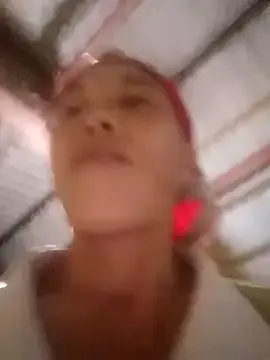 MiraKova – webcam model profile photo Image 2