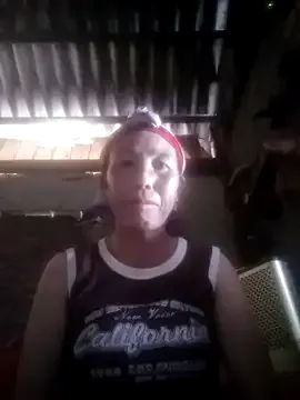 MiraKova – webcam model profile photo Image 3