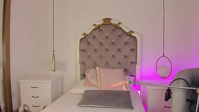 MiaTonyy – webcam model profile photo Image 17