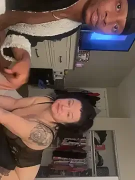 HellenSuric – webcam model profile photo Image 12