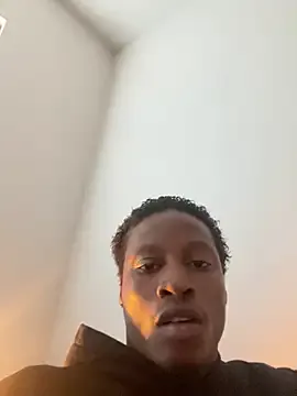 HellenSuric – webcam model profile photo Image 4