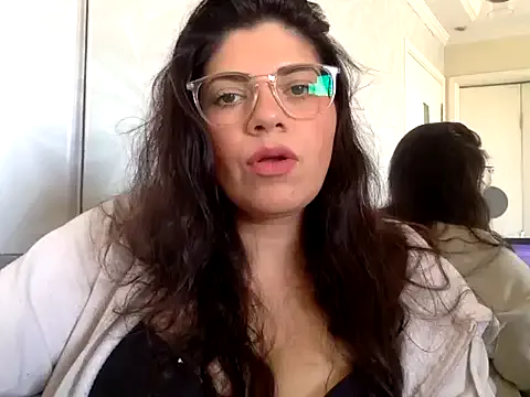 MilashaNyasha – webcam model profile photo Image 3