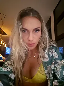 Elina-Marina – webcam model profile photo Image 3