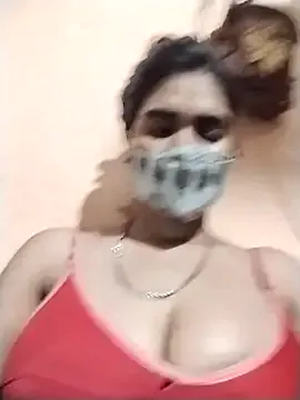 RedQQueen – webcam model profile photo Image 10