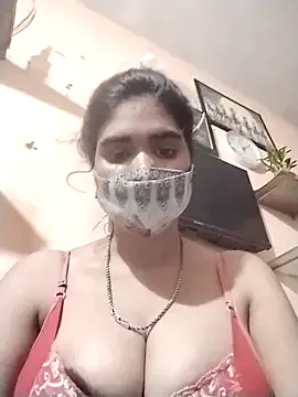 RedQQueen – webcam model profile photo Image 9