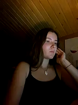 AlisonColemans – webcam model profile photo Image 13