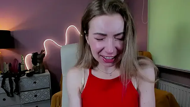 MiraKova – webcam model profile photo Image 14