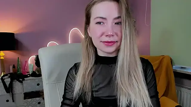 MiraKova – webcam model profile photo Image 19