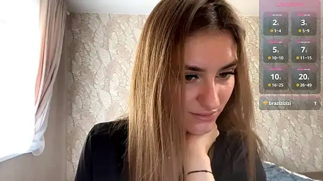 Minnie – webcam model profile photo Image 7