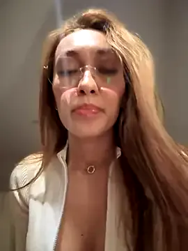 E000E – webcam model profile photo Image 16