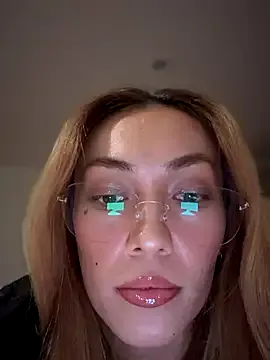 E000E – webcam model profile photo Image 17