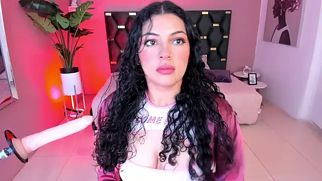 MiraKova – webcam model profile photo Image 6