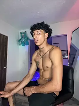 Simone_Miller – webcam model profile photo Image 12