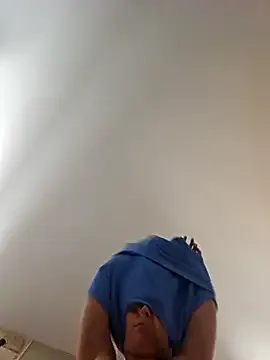 MiraKova – webcam model profile photo Image 13