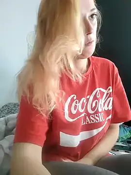 MiraKova – webcam model profile photo Image 14