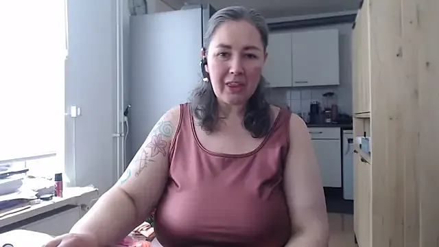 MilfGina Image 11