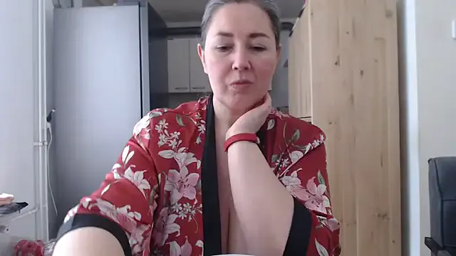 MilfGina Image 3