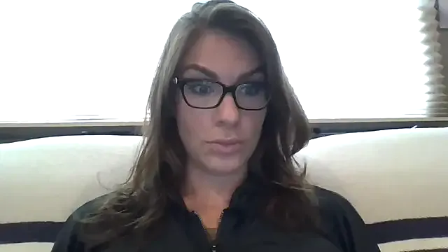 Marie – webcam model profile photo Image 4