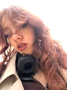 LeyahSummer – webcam model profile photo Image 5
