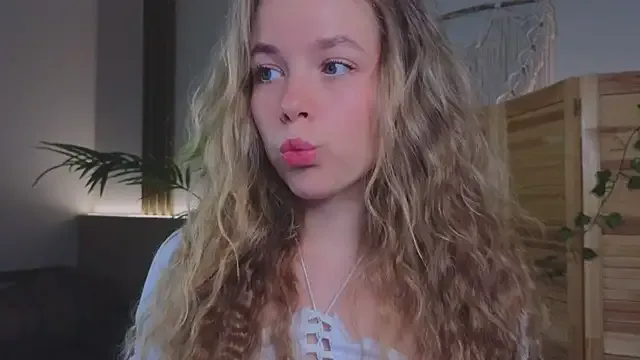milly_shy Image 3
