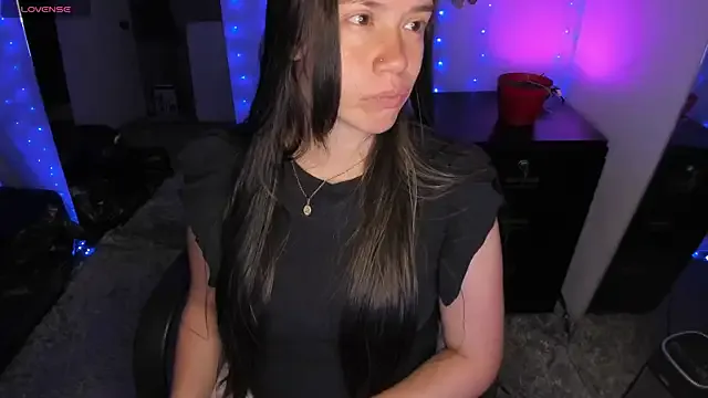 MelinaLuviani – webcam model profile photo Image 2