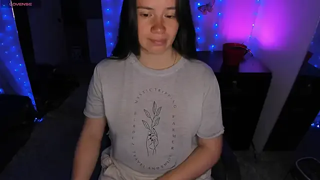 MelinaLuviani – webcam model profile photo Image 5