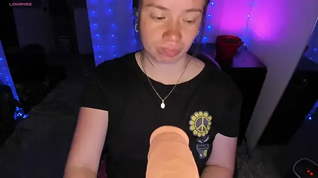 MelinaLuviani – webcam model profile photo Image 6