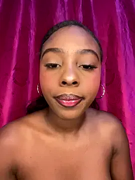 JuicyFruits93 – webcam model profile photo Image 8