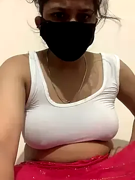 AdelinaLuuna – webcam model profile photo Image 9