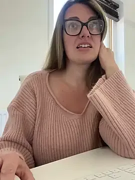 AyshaConnor – webcam model profile photo Image 5