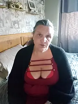 MiraKova – webcam model profile photo Image 17