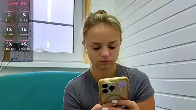 ElaRossie – webcam model profile photo Image 10