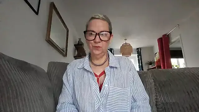 KateGale – webcam model profile photo Image 2