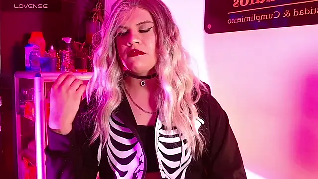 MiraKova – webcam model profile photo Image 16