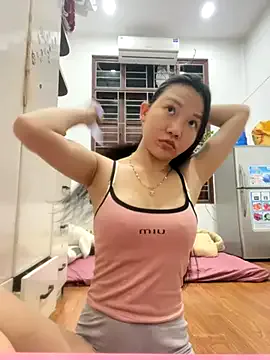 HannahCastillo – webcam model profile photo Image 2