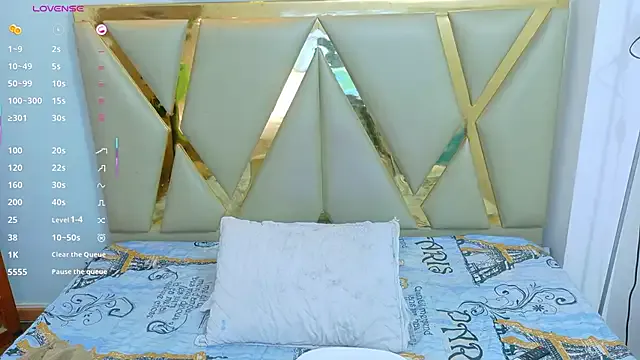 SherineNorth – webcam model profile photo Image 3