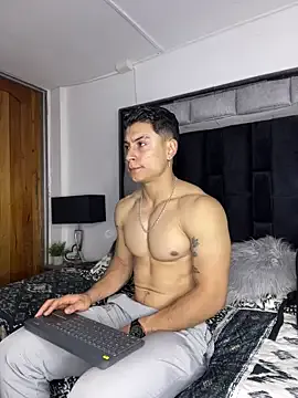 LiaWest – webcam model profile photo Image 5