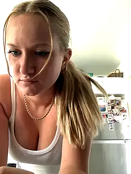 Scarlett – webcam model profile photo Image 8
