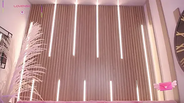 ElaRossie – webcam model profile photo Image 19